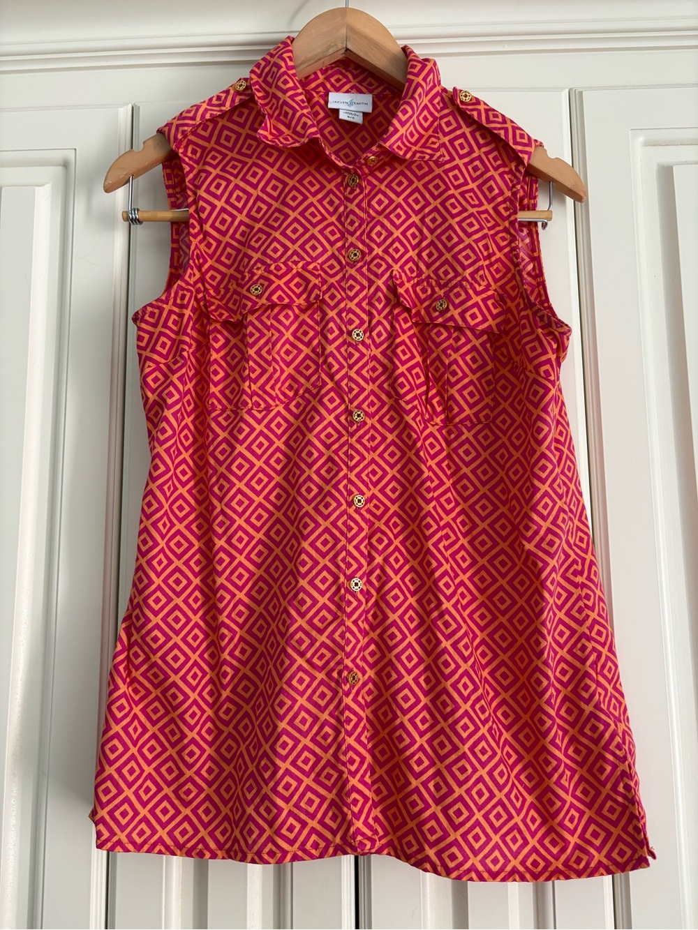 Jaclyn Smith Pink Orange Diamond-Print Sleeveless Gold Button Top Blouse Small